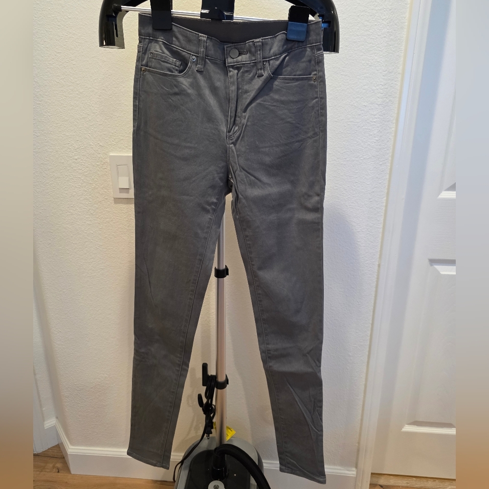Uniqlo Grey Skinny Fit Tapered Leg Pants
